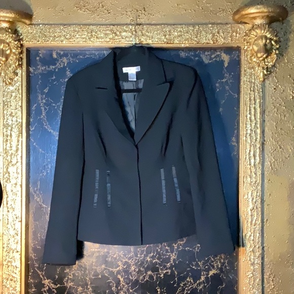 Newport News Jackets & Blazers - Beautiful black blazer